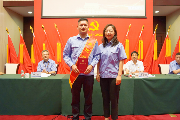 291656499922165483.png 先進黨支部 網站.png